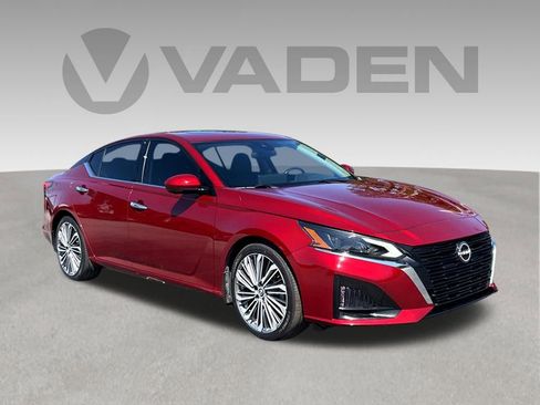 Used 2023 Nissan Altima 2.5 SL FWD image 1