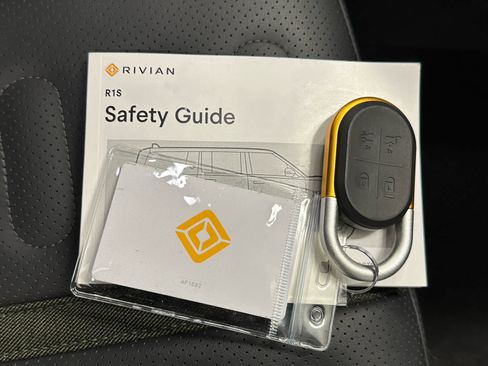 Used 2023 Rivian R1S Adventure image 40
