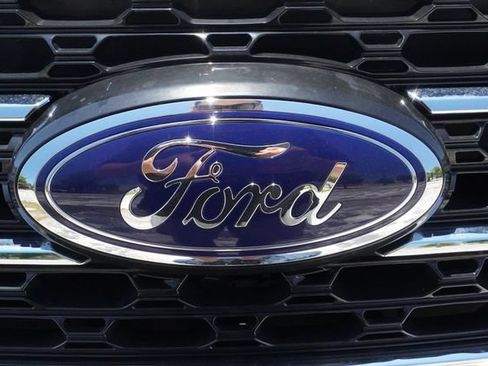 Used 2024 Ford Explorer XLT RWD image 45