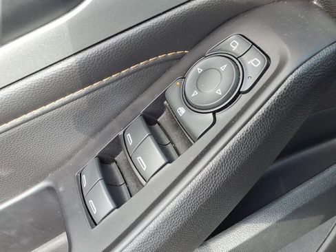 Used 2020 Chevrolet Traverse LS image 17