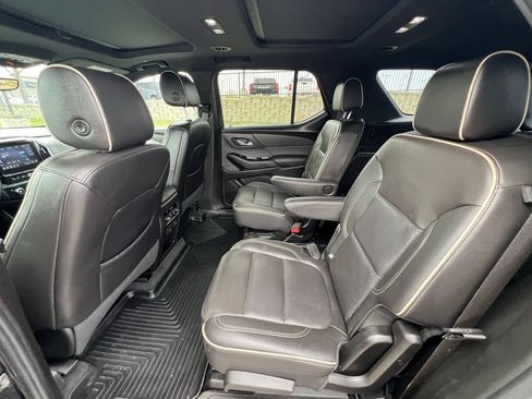 Used 2023 Chevrolet Traverse Premier AWD/4WD image 21