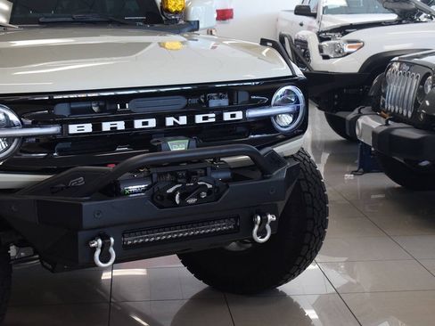 Used 2025 Ford Bronco Outer Banks AWD/4WD image 5