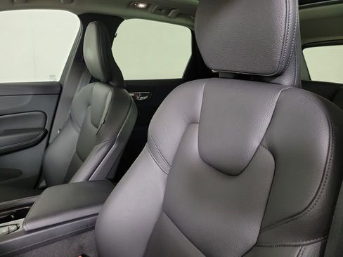 Used 2023 Volvo XC60 B5 Plus w/ Protection Package Premier image 26