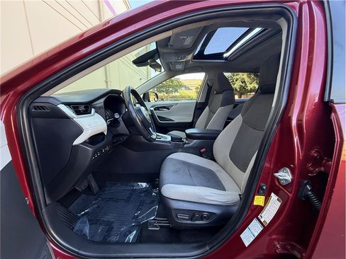 Used 2020 Toyota RAV4 XLE w/ Convenience Package AWD/4WD image 7