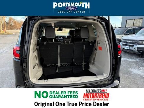 Used 2024 Chrysler Pacifica Touring-L image 12