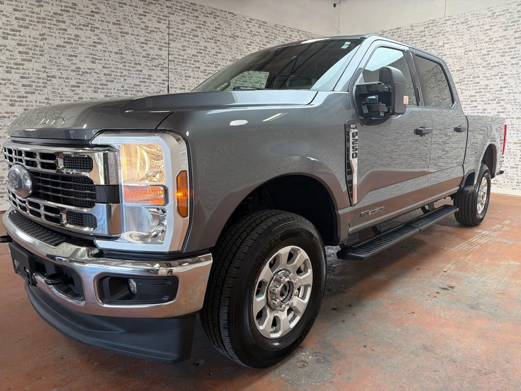 Used 2024 Ford F250 XLT w/ FX4 Off-Road Package AWD/4WD image 3
