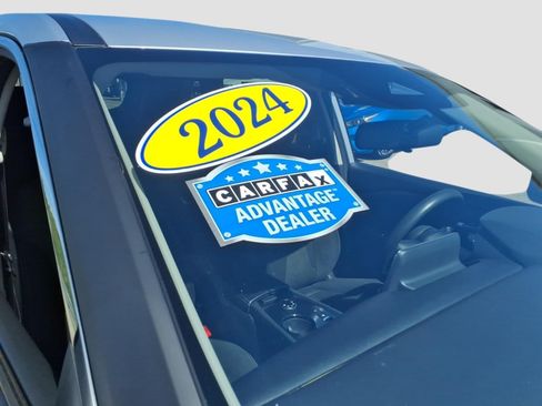 Used 2024 Nissan Rogue SV AWD/4WD image 9