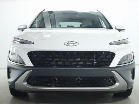 Used 2022 Hyundai Kona Limited w/ Cargo Package image 5