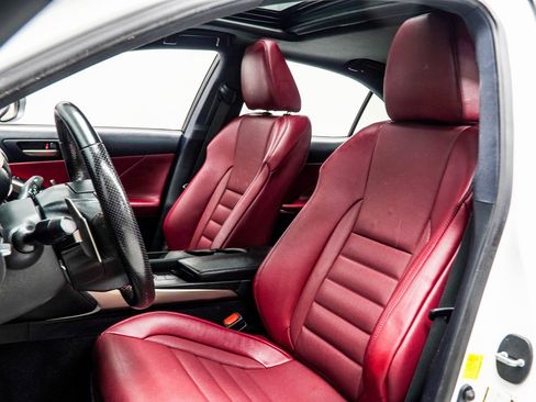 Used 2019 Lexus IS 300 image 34