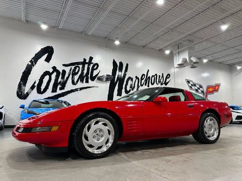 Used 1992 Chevrolet Corvette Coupe RWD image 1