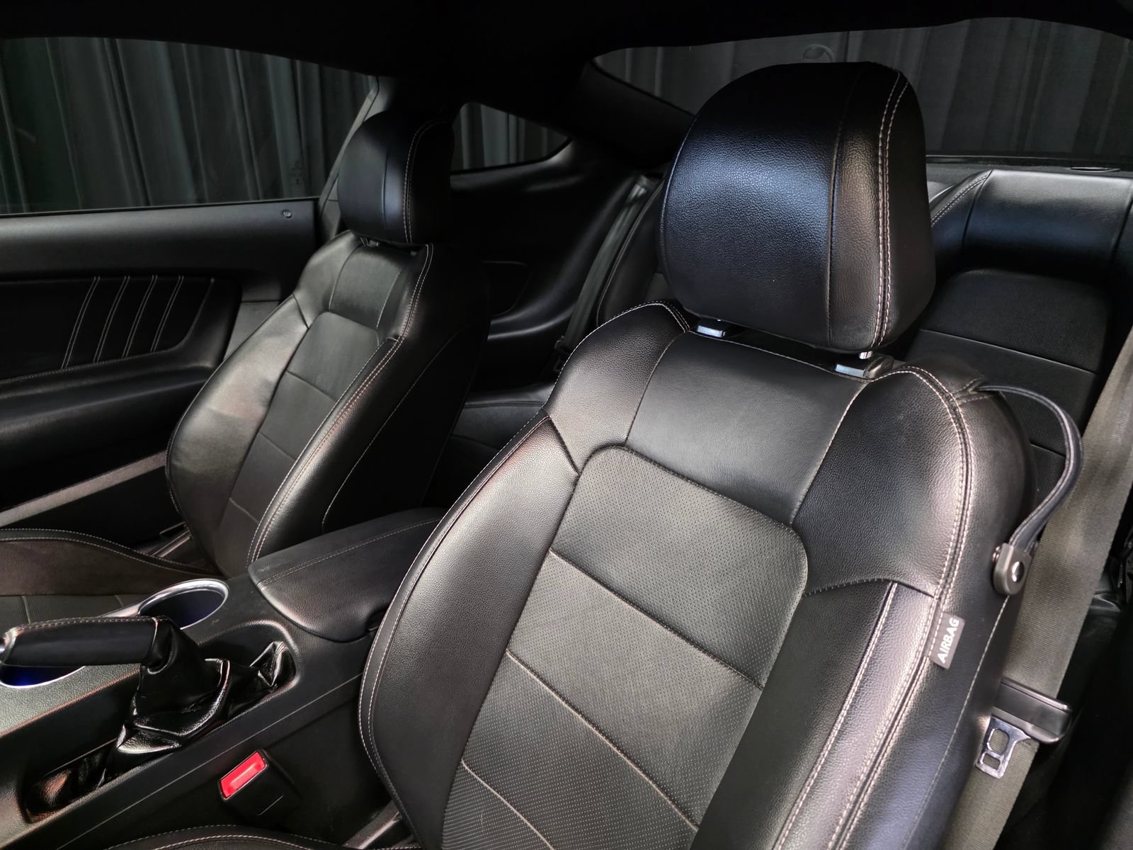 Used 2018 Ford Mustang GT Premium w/ GT Performance Package RWD image 19