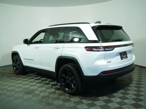 Certified 2023 Jeep Grand Cherokee Altitude AWD/4WD image 5
