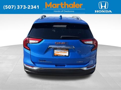 Used 2024 GMC Terrain SLT AWD/4WD image 4