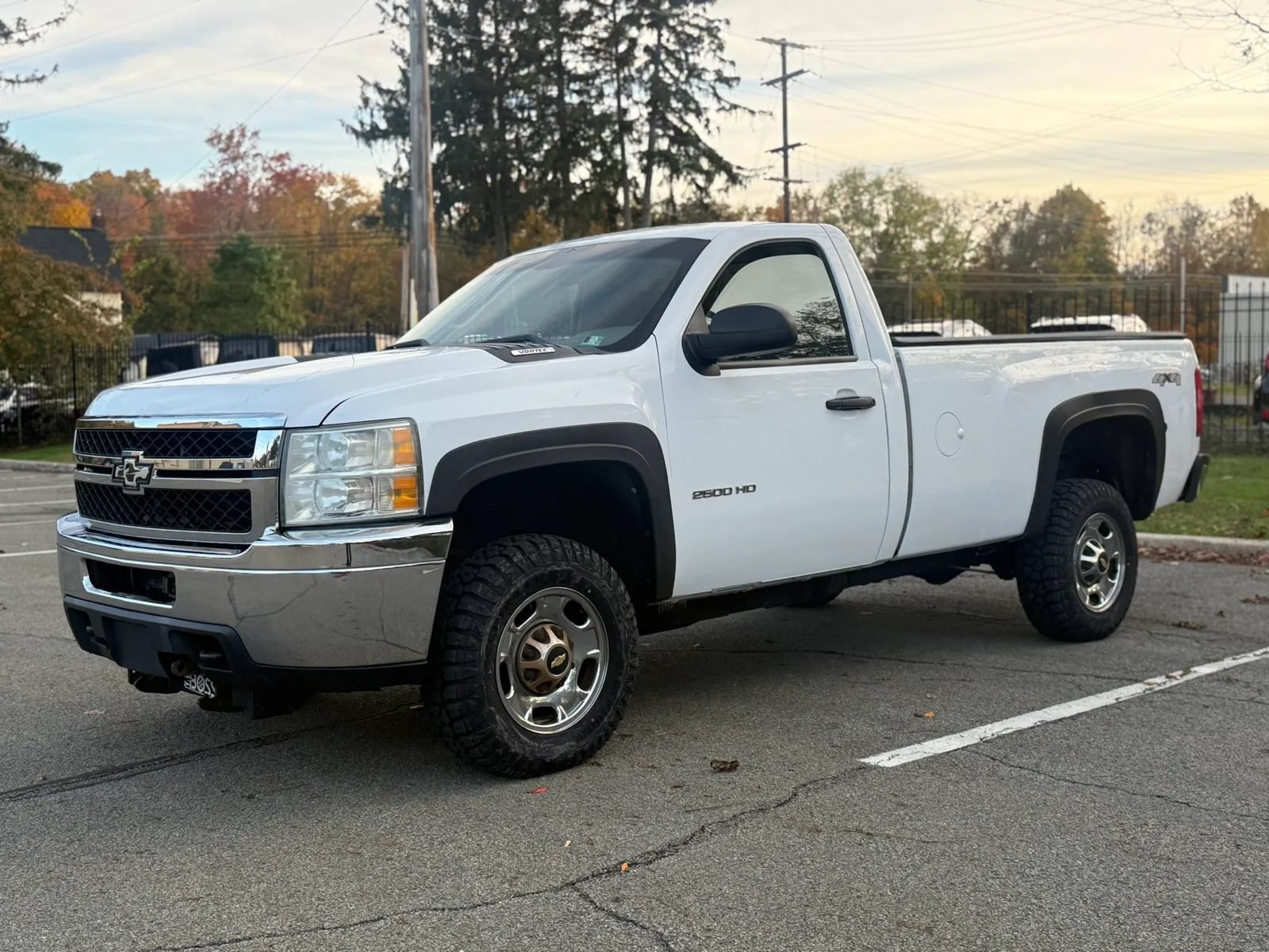 Used 2011 Chevrolet Silverado 2500 W/T w/ Snow Plow Prep Package AWD/4WD image 10