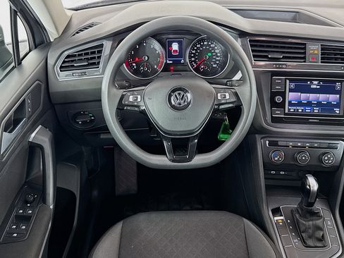 Used 2020 Volkswagen Tiguan S image 16