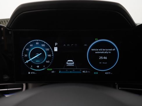 Certified 2025 Hyundai Elantra Limited FWD image 28