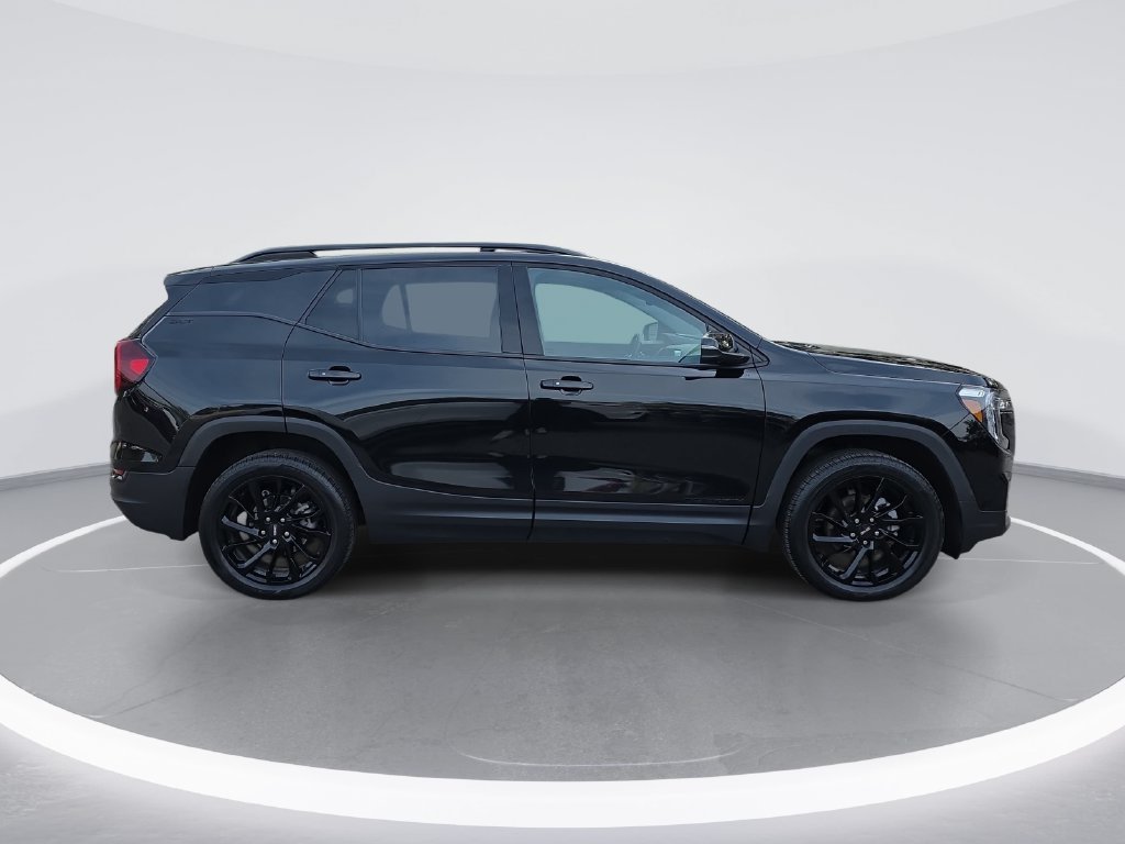 Used 2023 GMC Terrain SLT w/ Tech Package AWD/4WD image 2
