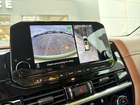 Used 2022 Nissan Pathfinder Platinum w/ Cargo Package image 15