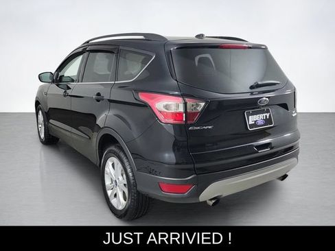 Used 2017 Ford Escape SE w/ SE Leather Comfort Package FWD image 5