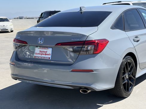 Used 2023 Honda Civic Sport image 4