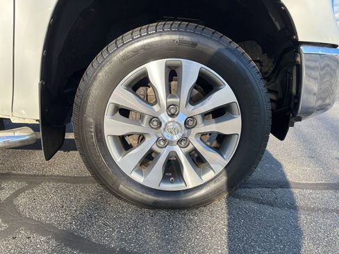Used 2016 Toyota Tundra Limited image 12