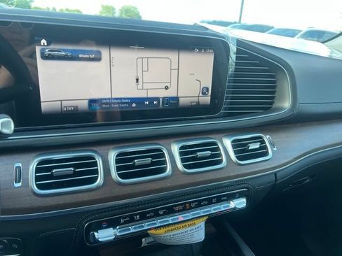 New 2026 Mercedes-Benz GLS 580 4MATIC image 18