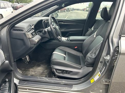 Used 2025 Toyota Camry SE FWD image 7