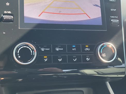 Used 2024 Hyundai Santa Cruz SE image 24