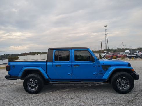 Certified 2021 Jeep Gladiator Sport image 2