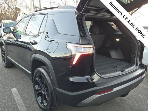 Used 2025 Chevrolet Equinox LT w/ Midnight Edition image 13