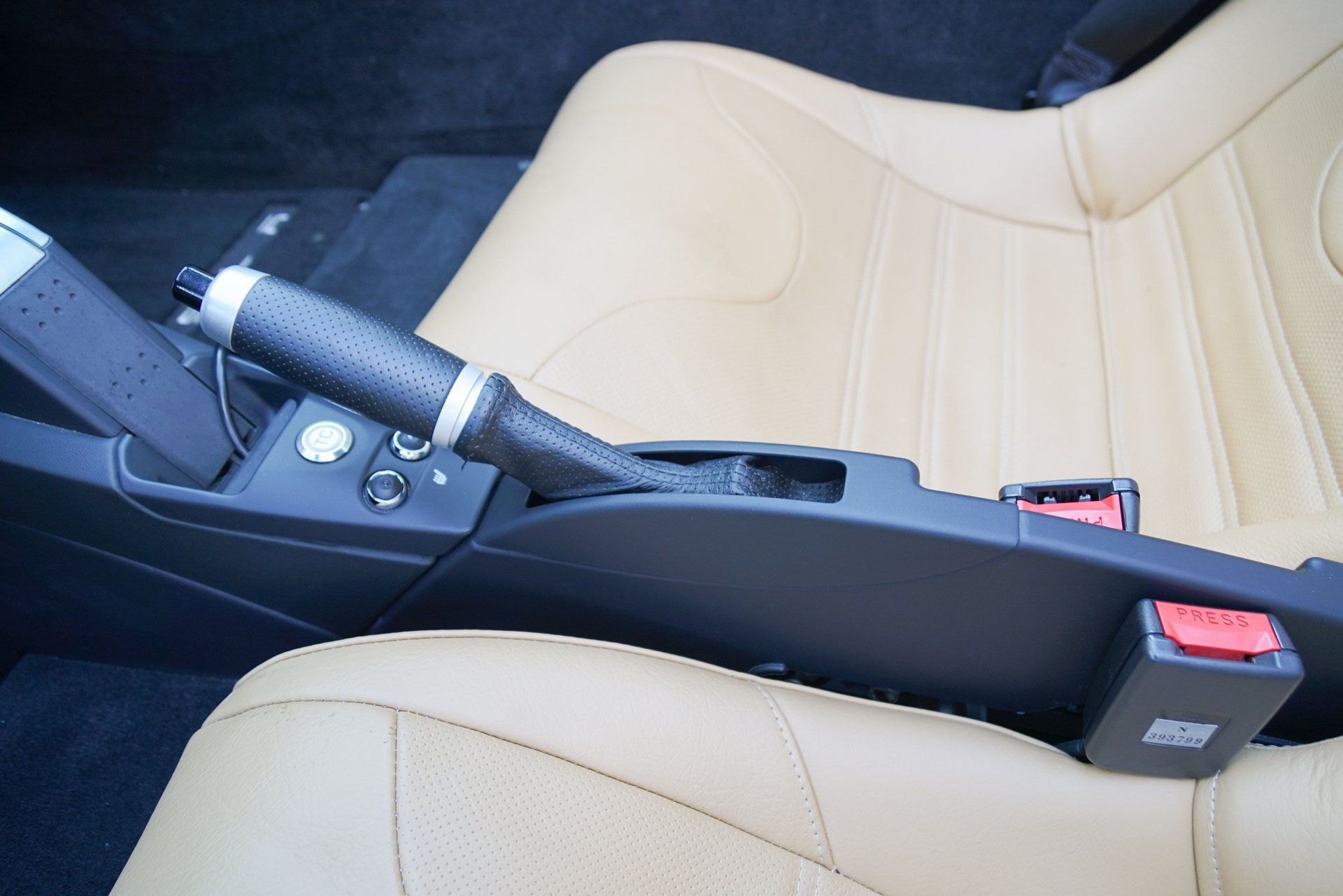 Used 2010 Tesla Roadster RWD image 25