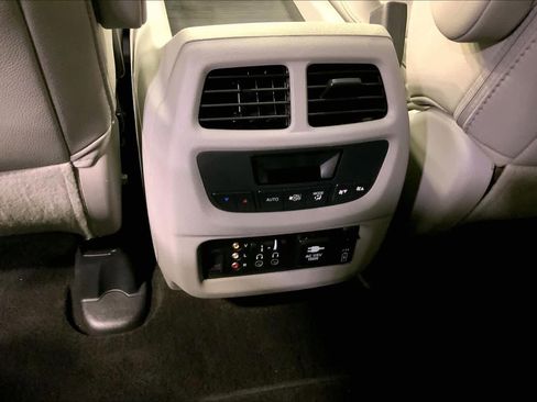 Used 2017 Honda Pilot Touring image 34