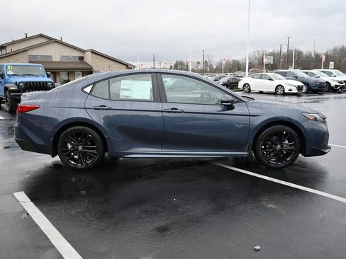 New 2026 Toyota Camry SE image 8