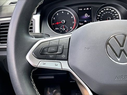 Certified 2021 Volkswagen Atlas SE FWD image 24