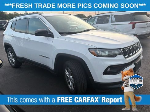 Used 2024 Jeep Compass Latitude AWD/4WD image 3