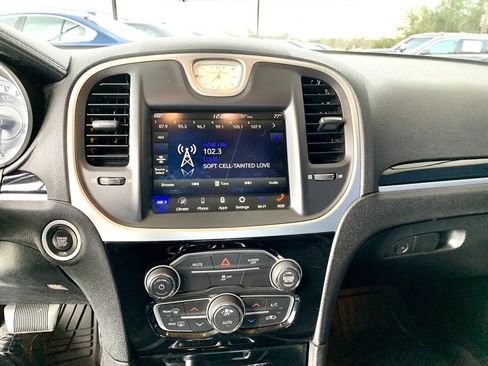 Used 2023 Chrysler 300 Touring image 15