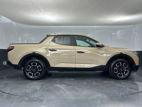 Used 2023 Hyundai Santa Cruz SE image 2