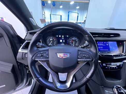 Used 2020 Cadillac XT6 Premium Luxury w/ Platinum Package AWD/4WD image 15