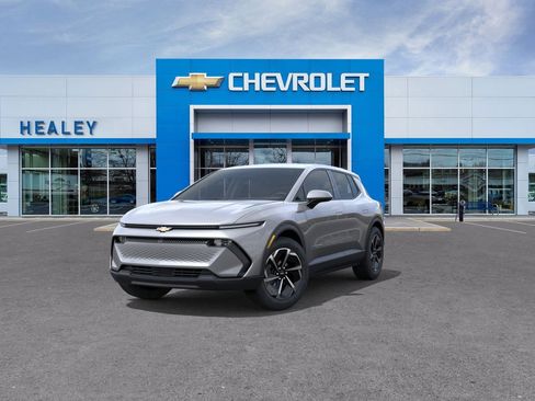 New 2026 Chevrolet Equinox EV LT image 8