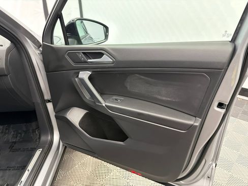 Used 2020 Volkswagen Tiguan SE R-Line FWD image 15