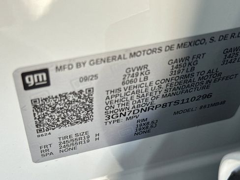 New 2026 Chevrolet Equinox EV LT image 25