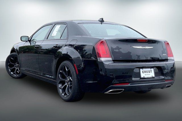 Used 2019 Chrysler 300 S RWD image 9