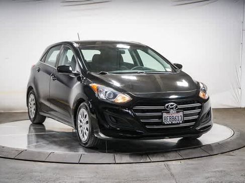 Used 2016 Hyundai Elantra GT image 5
