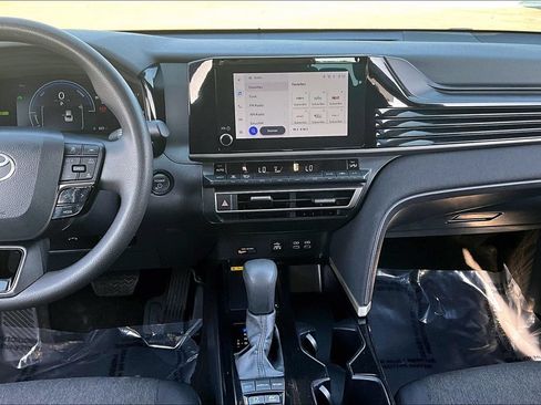Used 2025 Toyota Camry LE FWD image 6
