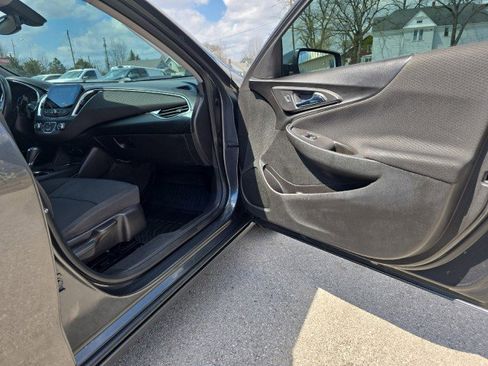 Used 2016 Chevrolet Malibu LT image 37