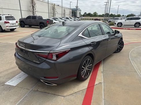 Used 2023 Lexus ES 350 w/ Premium Package image 3