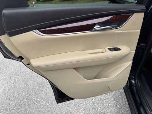 Used 2017 Cadillac XT5 Luxury w/ Driver Awareness Package image 42