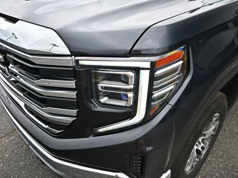 Used 2026 GMC Sierra 1500 SLT AWD/4WD image 15