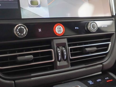 New 2025 Porsche Macan S image 32