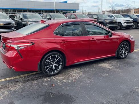 Used 2020 Toyota Camry SE image 8